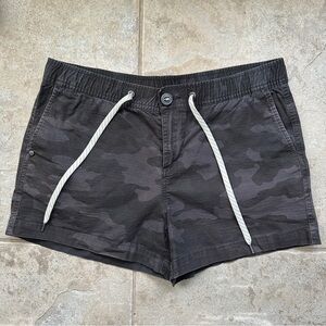 Vuori Women’s Ripstop Short in Black Camo Size Medium VW364